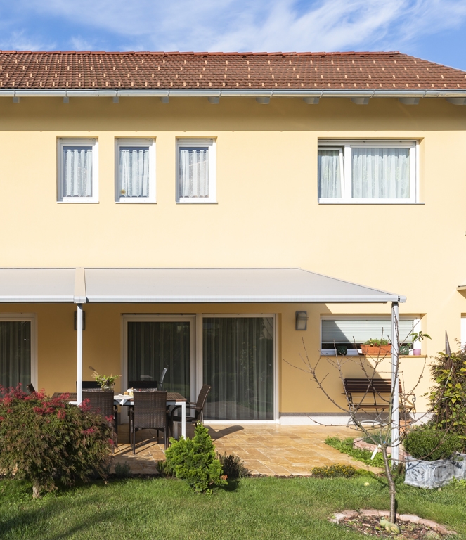 Passive heat saving awnings