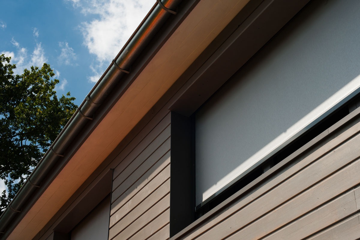 Smart outdoor blinds