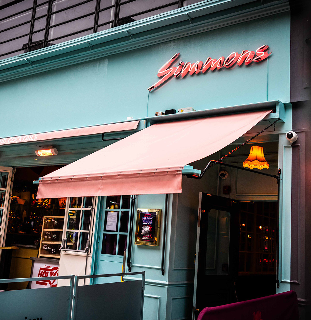 JR A106 Traditional Victorian Box Simmons Bar Manchester 6 LR